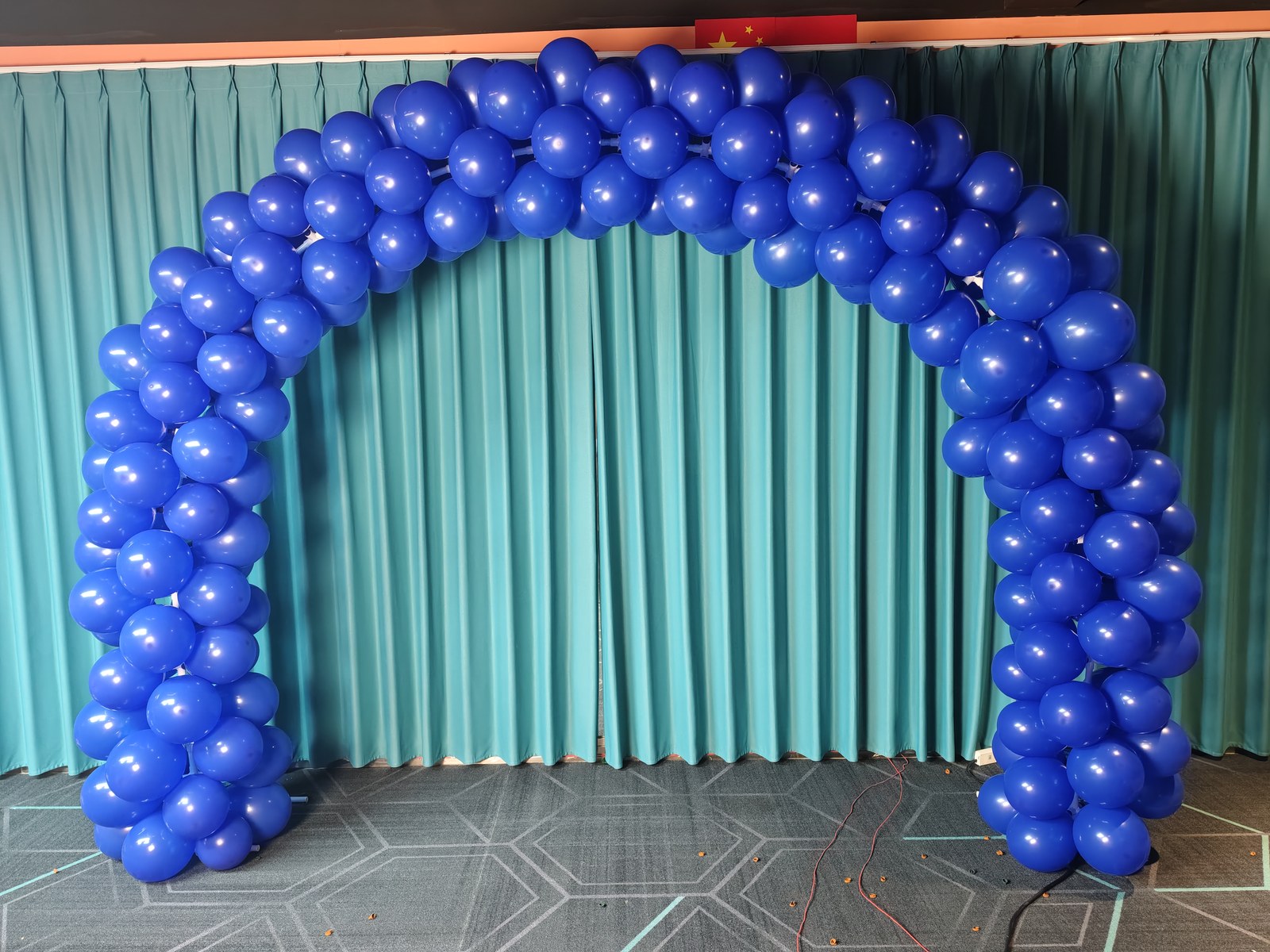 Blue Automatic Inflatable Balloon Arch